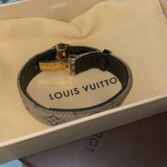 ❤️Authentic ❤️ Louis Vuitton Good Luck Breath Bracelet Flower Flower Mon… - Picture 4 of 16